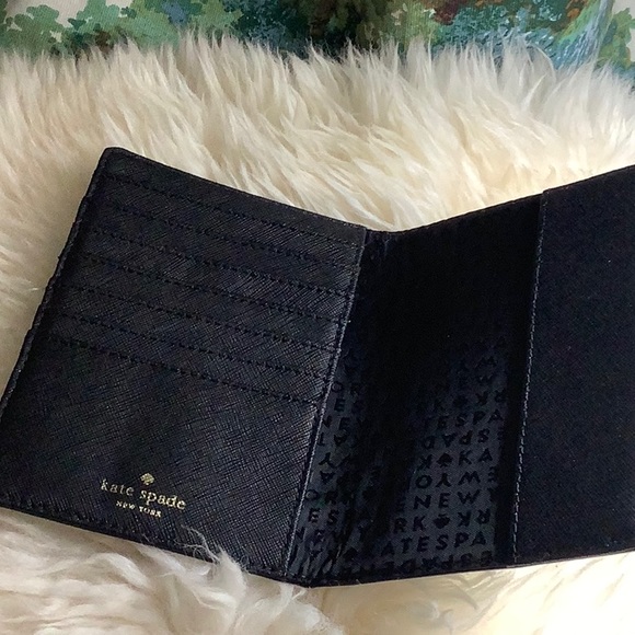 KATE SPADE PASSPORT CARD HOLDER - Picture 2 of 3